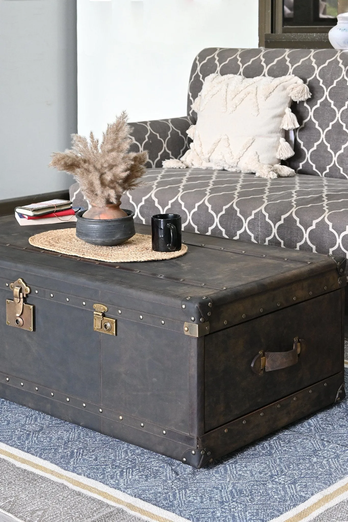 BYGONE  COFFEE TABLE IN LEATHER WITH TWO DRAWERS