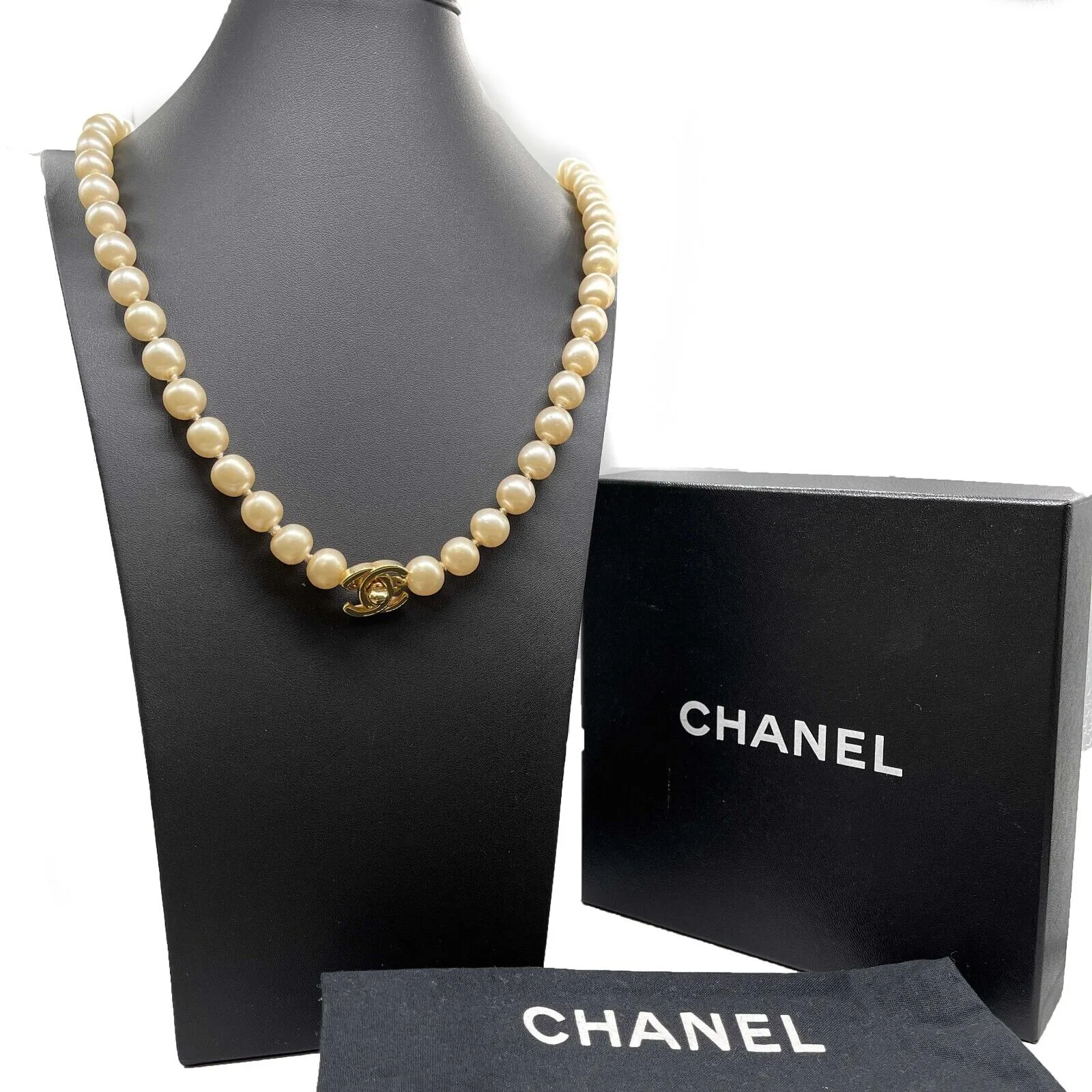 CHANEL - Vintage 96P CC Logo Turn Lock LONG Pearl / Gold Necklace