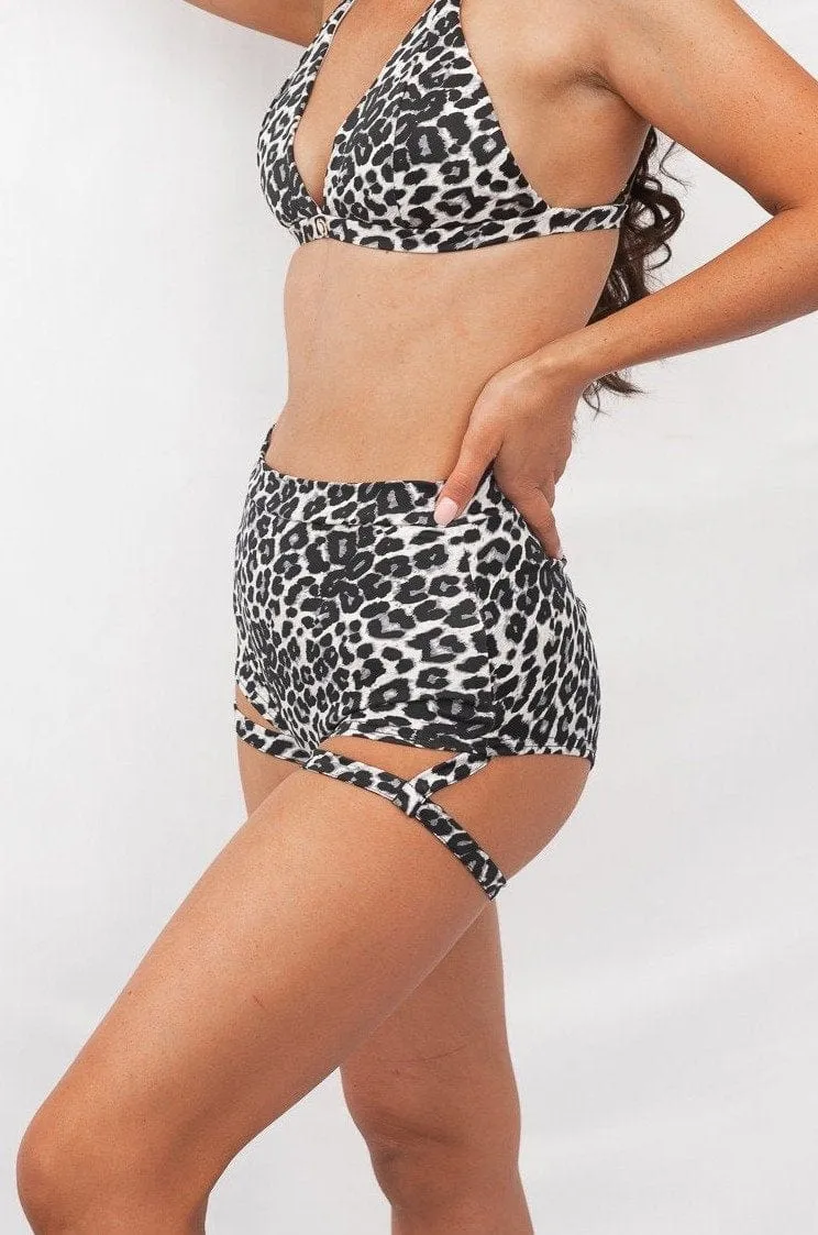 Lure You Shorts - High Waist Scrunch Garter Shorts Grey Leopard