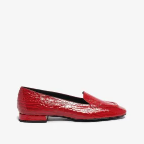 Women's glossy leather loafer